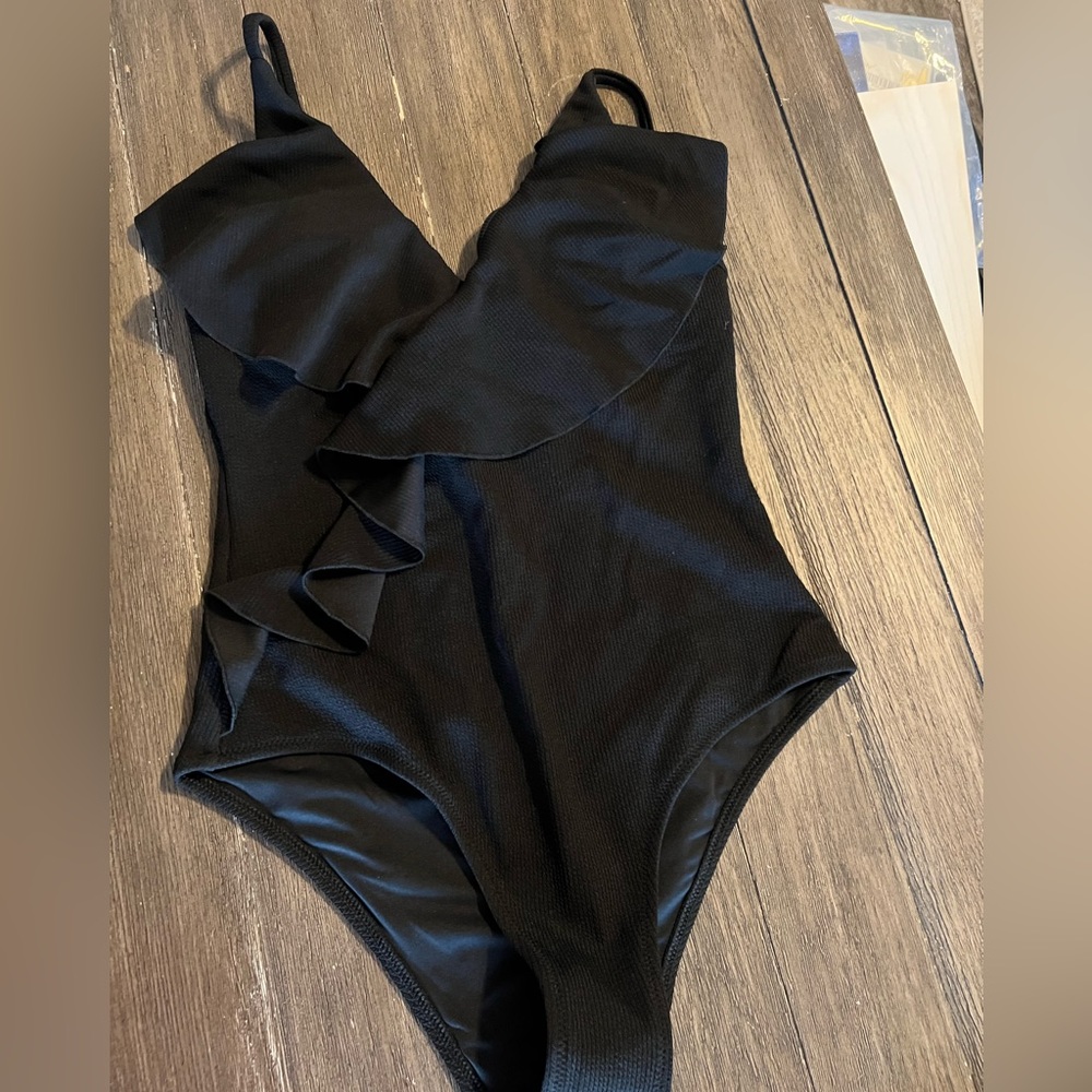 Cupshe black one piece